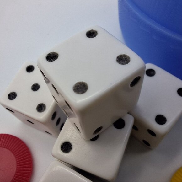 Milton Bradley Yahtzee Shaker Cup 1975 Blue Board Game Replacement Piece Vintage - Picture 3 of 7